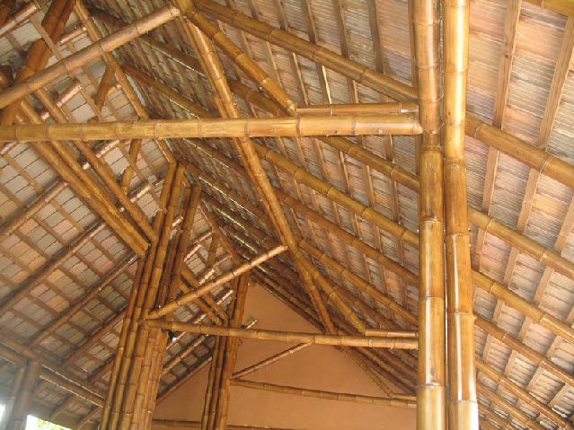 bangunan bambu