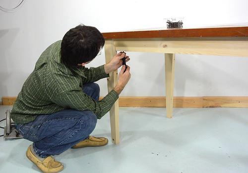 cara membuat meja kayu mudah 9