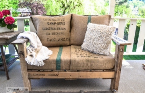sofa vintage untuk bersantai di hari minggu