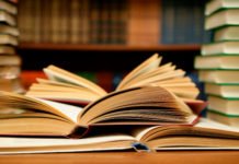 Lem Buku untuk Halaman Lepas agar Menempel Kuat Lagi cara membuat rak buku