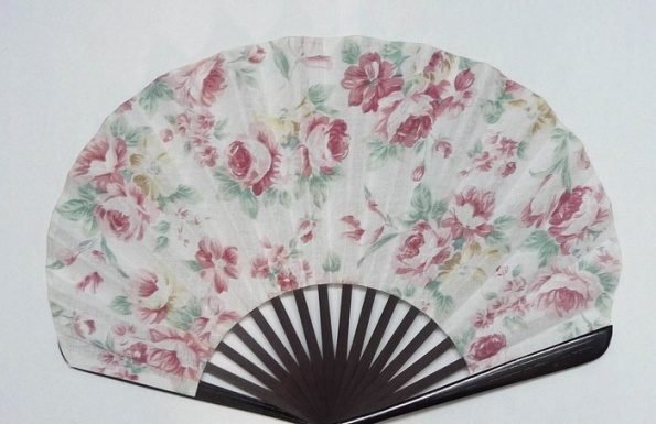 Cara Membuat Kipas dari Bambu dan Kain dengan Decoupage