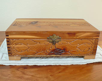 kotak kayu tempat perhiasan