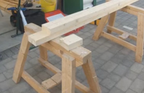 langkah 3 membuat tangga kayu