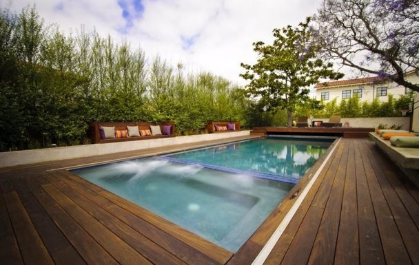 Lem Kayu Paling Kuat untuk Laminasi Decking Dekat Kolam Renang lantai decking sekitar kolam renang