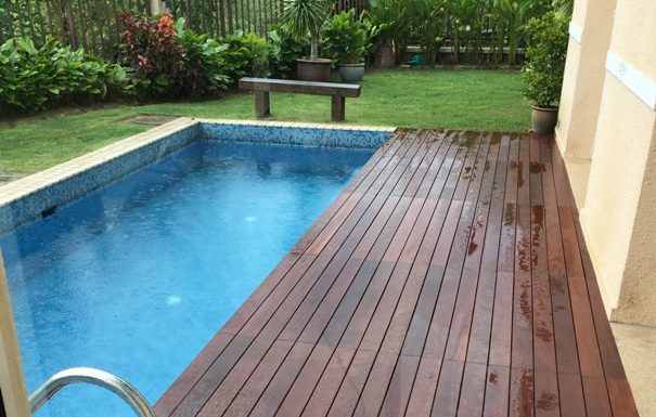 kayu decking ulin untuk kolam