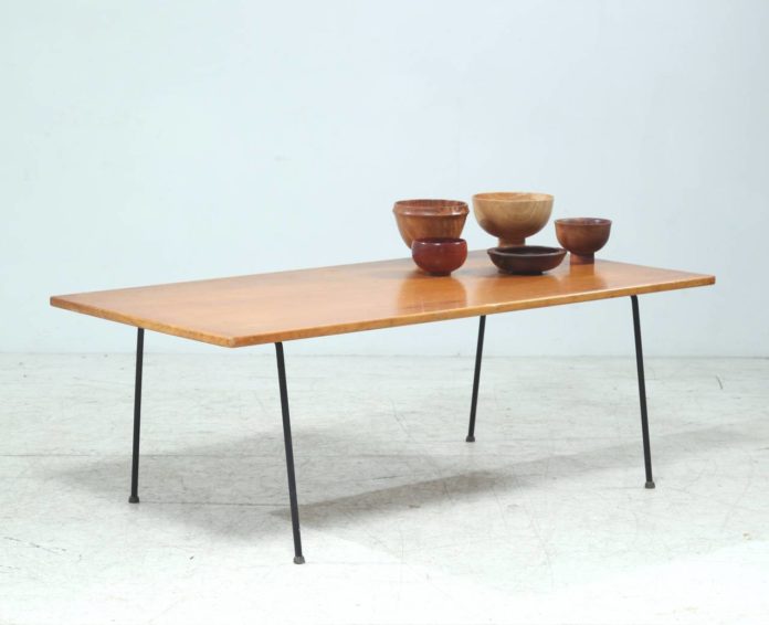 meja kayu minimalis
