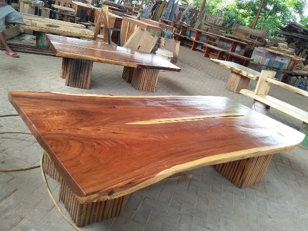 meja kayu trembesi