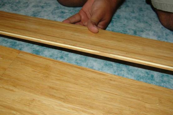 pemasangan lantai bambu