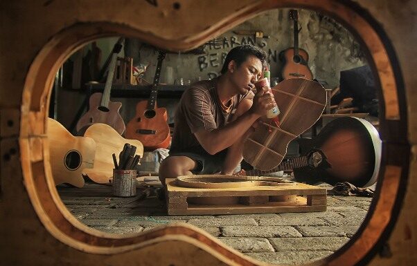 pengrajin kayu