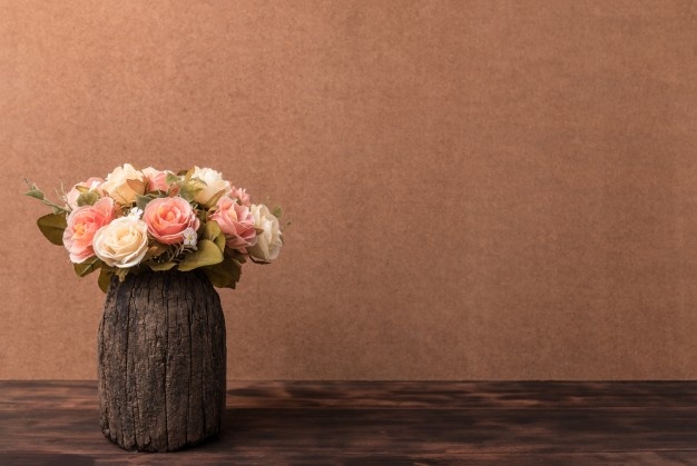 vas bunga dari kayu yang bagus